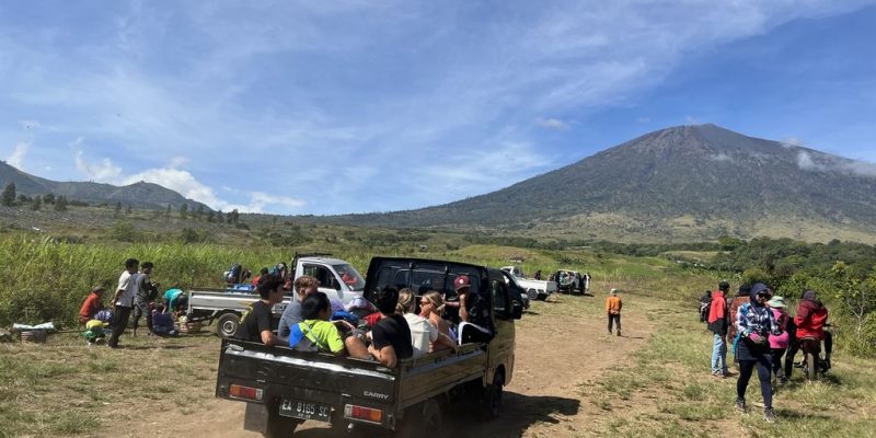 Rinjani Trekking 2023 Enthusiasts Flood In Since Opening was reach hundreds